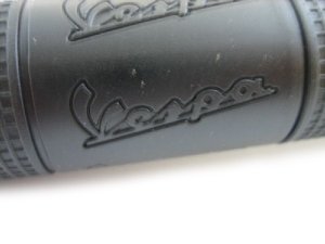 Griff links Gummi/Chrom 24mm L=127mmPIAGGIO Vespa PX 2011