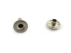 Niete 4x5mm Gummi Seitenhaube PIAGGIO Vespa PX