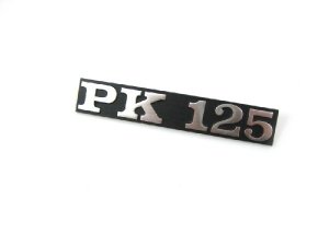 Schriftzug PK 125 Seitenhaube schwarz/alu Lochabstand:...