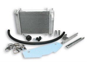Khler Kit MALOSSI MHR fr PIAGGIO ZIP SP (01->) 50ccm 2T LC  Anschluss (aussen) 20,0 (2x) /15,3 mm, L 300 mm, B 190 mm, H 35 mm, Aluminium, rechteckig